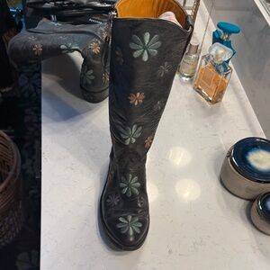 Old Gringo Floral Embroidered Black Boots